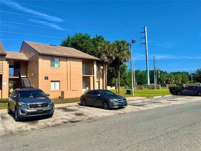 5208 Via Hacienda Cir