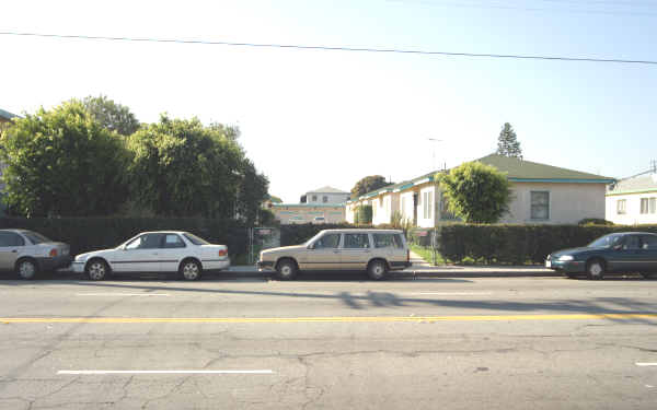 1940 Cloverfield Blvd in Santa Monica, CA - Building Photo - Building Photo