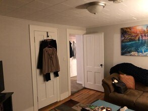 59 Blake St, Unit 2nd floor in Torrington, CT - Foto de edificio - Building Photo