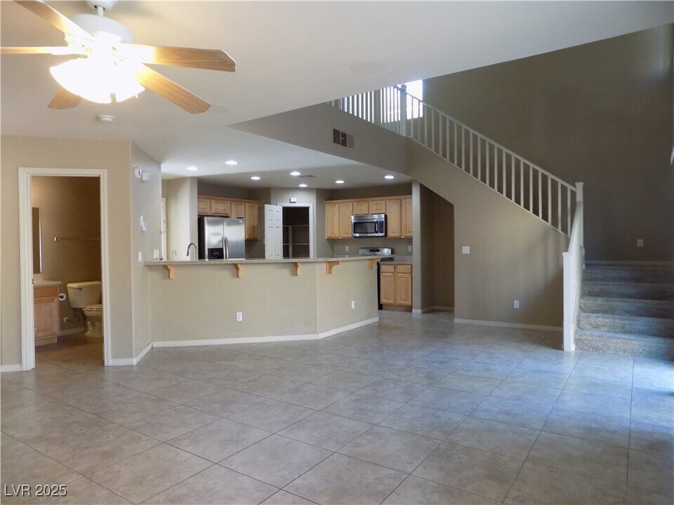 1064 Carson Run St in Henderson, NV - Building Photo