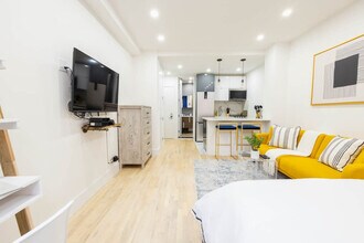 1597 York Ave in New York, NY - Building Photo - Building Photo
