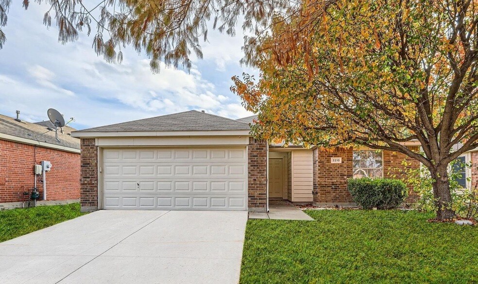 2210 Sumac Dr in Forney, TX - Foto de edificio