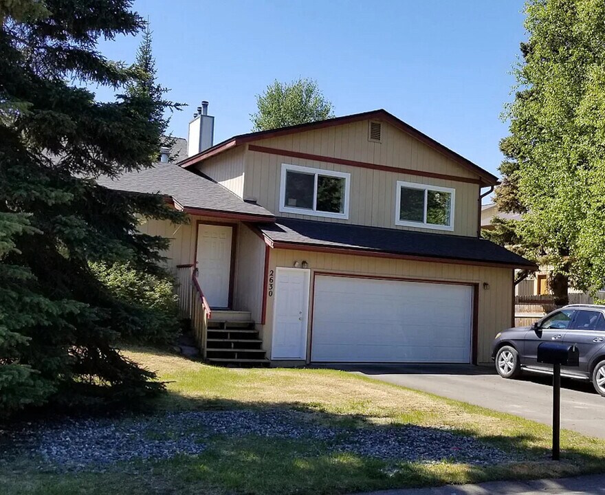 2630 Klamath Dr in Anchorage, AK - Foto de edificio