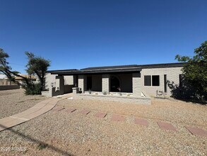 4004 W Wescott Dr in Glendale, AZ - Building Photo - Building Photo