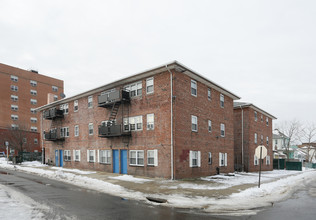 102 W Hudson St in Long Beach, NY - Foto de edificio - Building Photo