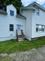 12 Oak St in Oakland, ME - Building Photo