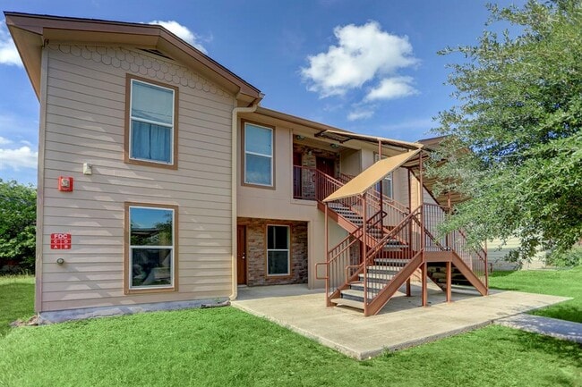 property at 706 W 6th St