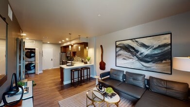 Capitol Towers - Luxury Midrise in Sacramento, CA - Foto de edificio - Building Photo