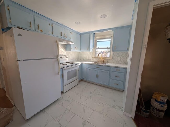 311 Litchfield Ave, Unit 2