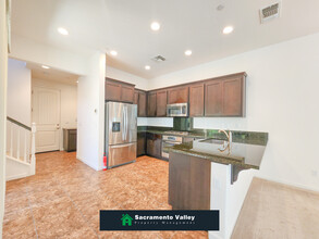 4107 Adriatic Sea Way in Sacramento, CA - Building Photo - Building Photo