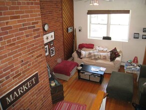 106 Central St, Unit #1 in Somerville, MA - Building Photo - Building Photo