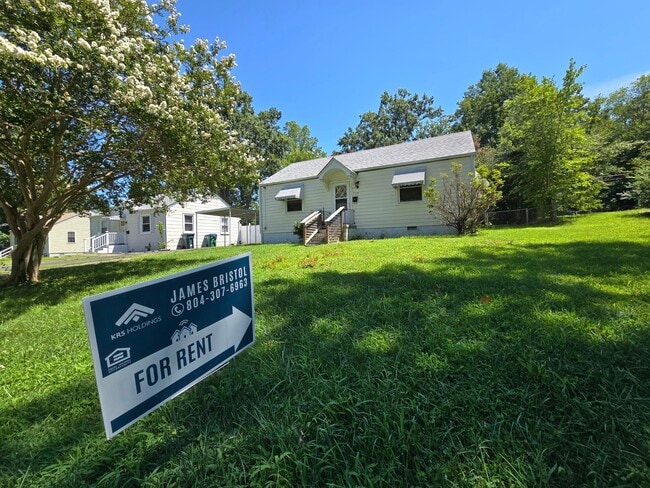 property at 1715 Rockwood Rd