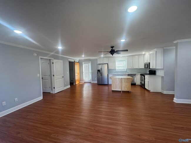 186 Jones Cir in Brownsboro, AL - Building Photo - Building Photo