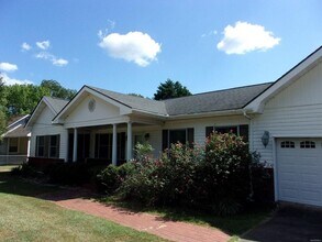 98 Edwards St in Newton, AL - Foto de edificio - Building Photo