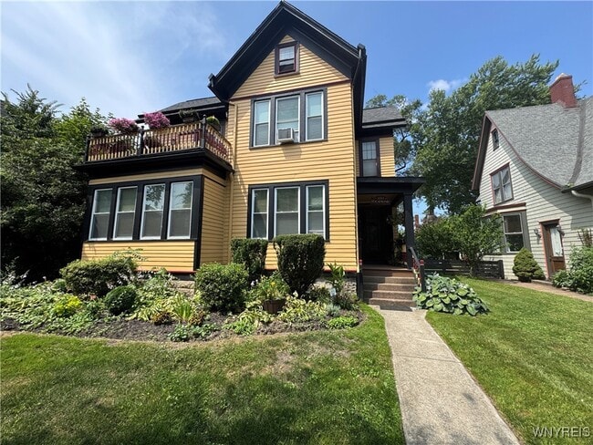 property at 180 Richmond Ave