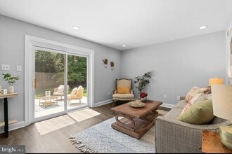9802 Cherry Tree Ln in Silver Spring, MD - Building Photo - Building Photo