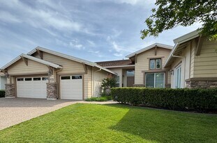 1053 Overland Ln in Lincoln, CA - Building Photo