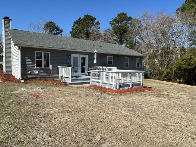 130 Fodder Dr in Hubert, NC - Building Photo - Building Photo