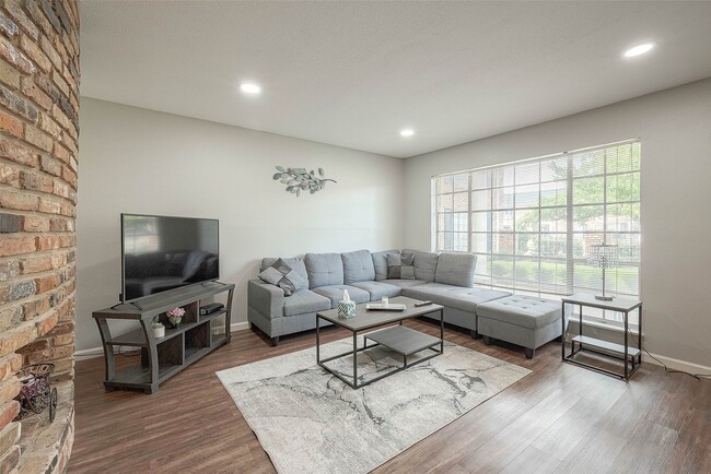 property at 2121 Fountain View Dr