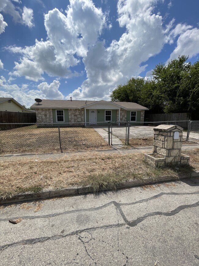 8834 Five Palms Dr in San Antonio, TX - Building Photo - Building Photo