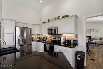 14835 N 41st Pl in Phoenix, AZ - Foto de edificio - Building Photo