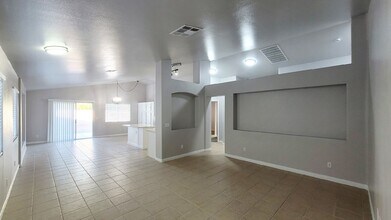 8840 Spinning Wheel Ave in Las Vegas, NV - Building Photo - Building Photo