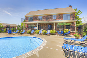 College Courts in Indianapolis, IN - Building Photo - Building Photo