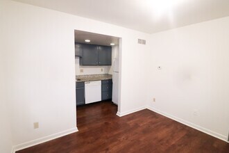 2665 Bellevue Ave, Unit 2 in Cincinnati, OH - Building Photo - Building Photo