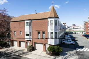 456 9th St Apartments