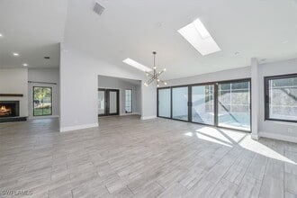 6161 Waxmyrtle Way in Naples, FL - Building Photo - Building Photo