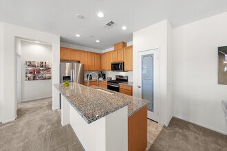 1214 Biltmore Pl in Chula Vista, CA - Foto de edificio - Building Photo