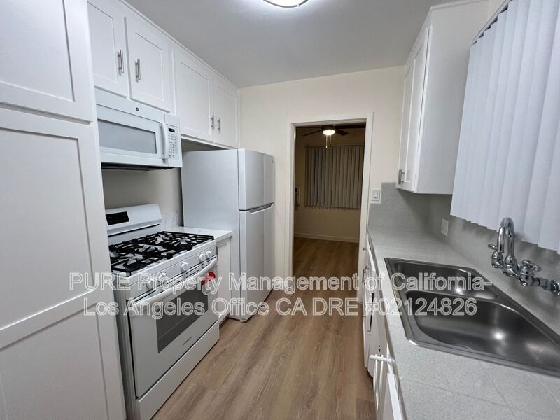 4427 Murietta Ave in Los Angeles, CA - Building Photo