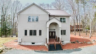 67 Anderson Pond Rd in Grantham, NH - Building Photo