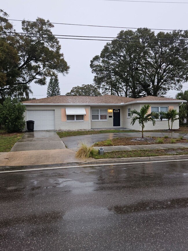 5809 Gulfport Blvd S Rentals in Gulfport, FL