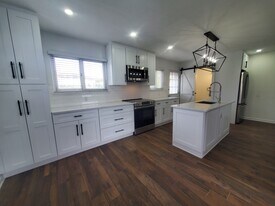 10 Silver St in Norwalk, CT - Building Photo
