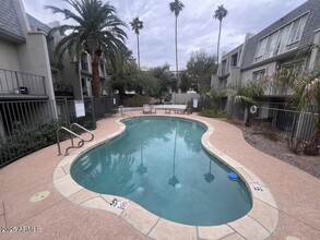 1010 E Osborn Rd in Phoenix, AZ - Building Photo - Building Photo