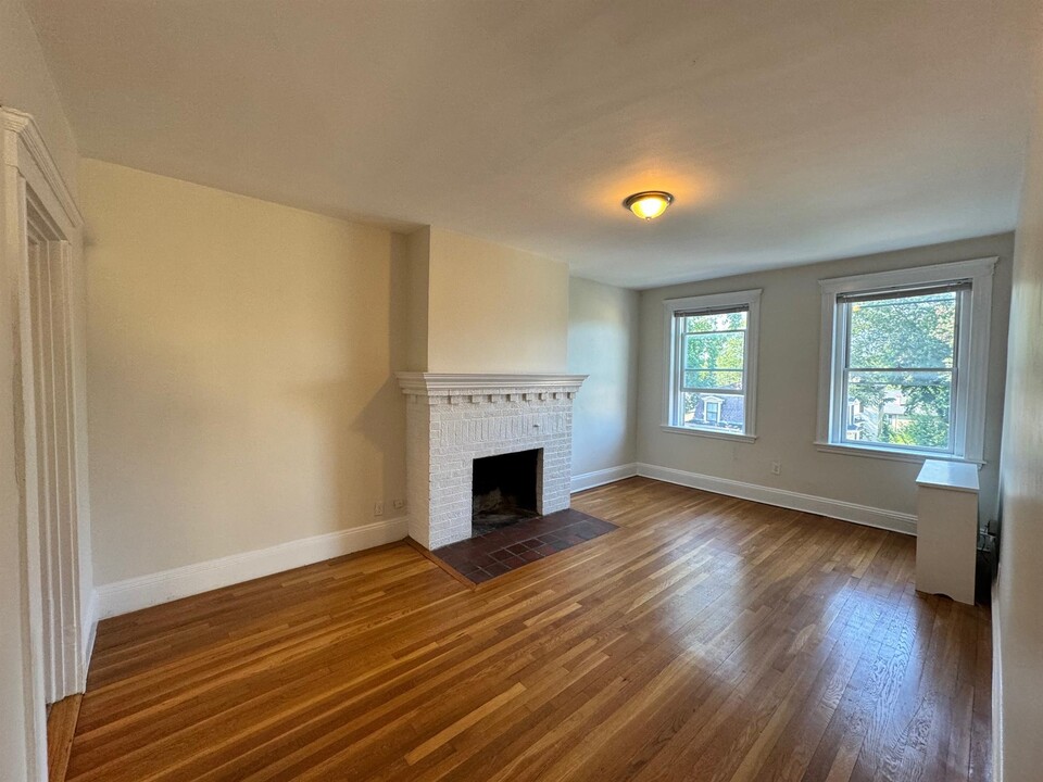 30 Langdon St, Unit 6 in Cambridge, MA - Building Photo