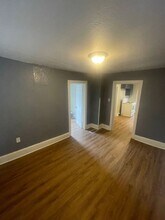 1918 S 5th Pl in Milwaukee, WI - Building Photo - Building Photo