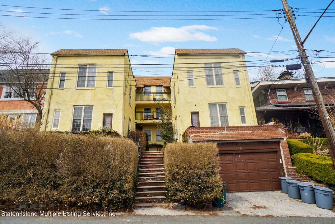 44 Tompkins Cir in Staten Island, NY - Building Photo