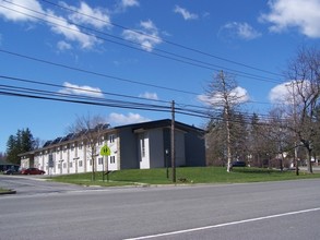 Trinkaus Manor in Oriskany, NY - Foto de edificio - Building Photo