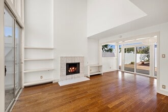 344 Prospect St in Newport Beach, CA - Building Photo - Building Photo
