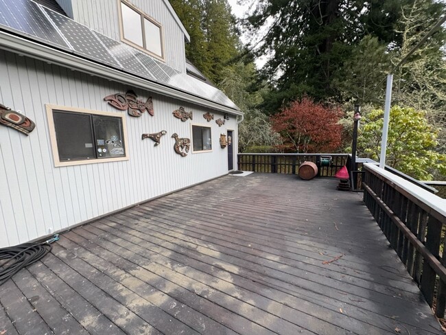 2650 Freshwater Rd in Eureka, CA - Foto de edificio - Building Photo