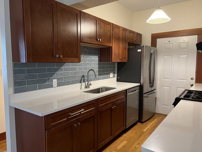 87 Bristol St, Unit 2