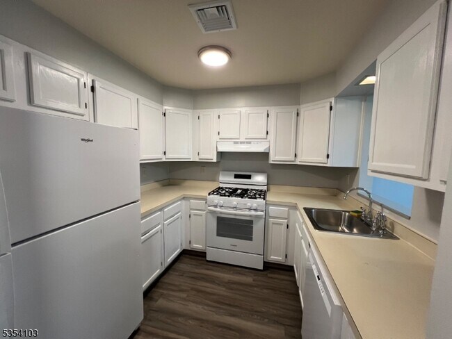 1270 N Broad St in Hillside, NJ - Building Photo - Building Photo