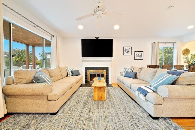 965 Rosecrans St in San Diego, CA - Building Photo - Building Photo