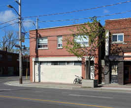 2402 Dufferin St in Toronto, ON - Building Photo - Building Photo