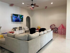7816 N 4th St in McAllen, TX - Building Photo - Building Photo