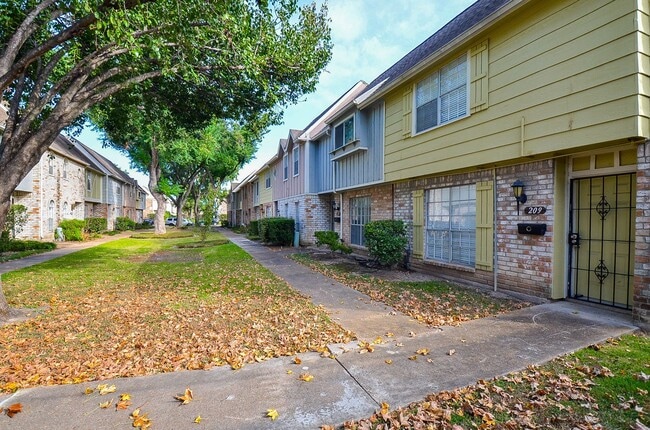 property at 8101 Amelia Rd