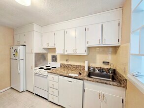 50 Green St, Unit 361 in Brookline, MA - Building Photo - Building Photo