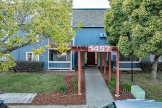 1455 N Camino Alto in Vallejo, CA - Building Photo - Building Photo